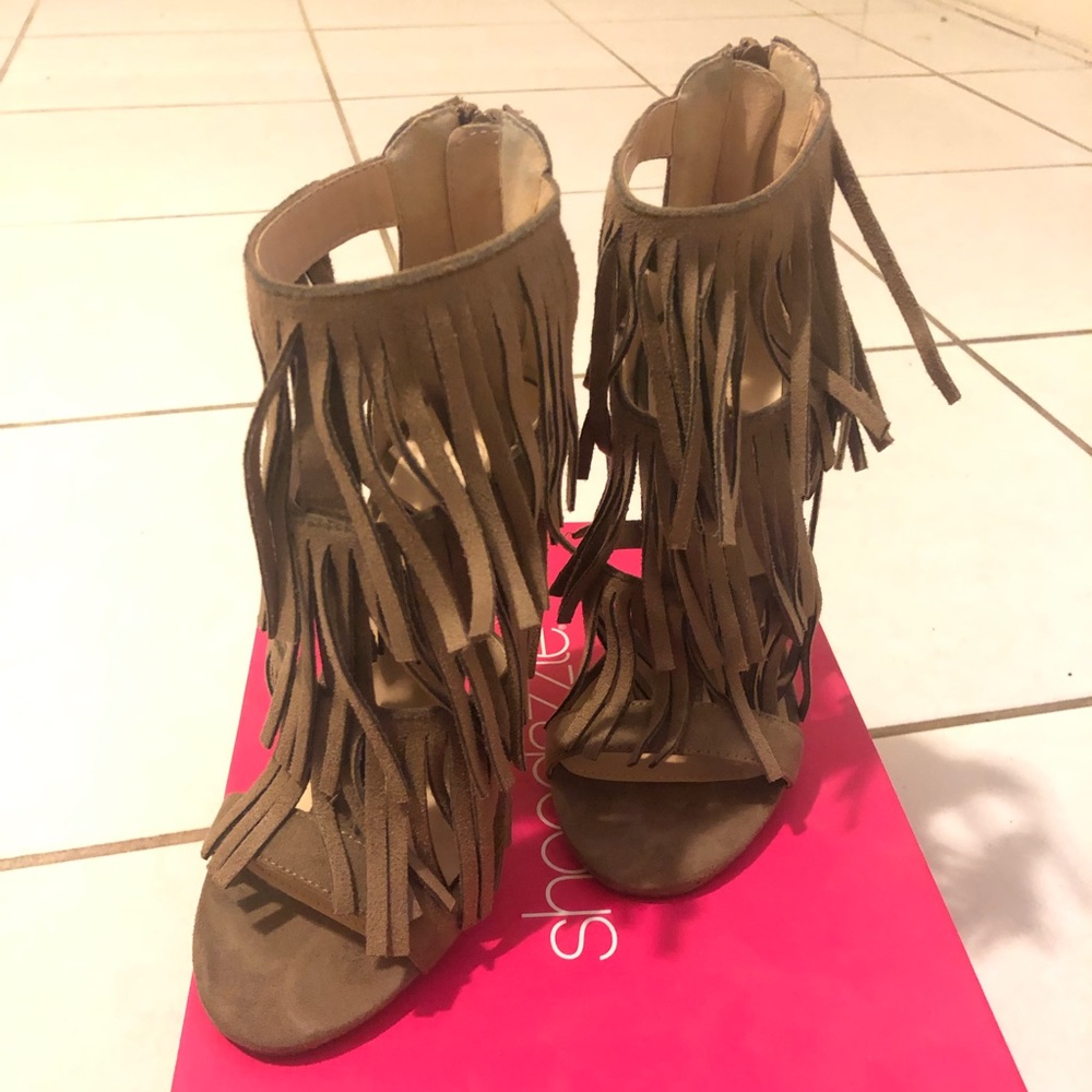 Taupe Fringe Stiletto Heals - SUPER CUTE!!